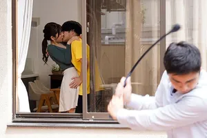 Làm tình em mông đẹp phê phọt sữa đặc vào lồn