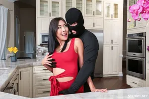 ông chú có em bé đường trẻ đẹp nhưng hơi bị lạnh lùng
